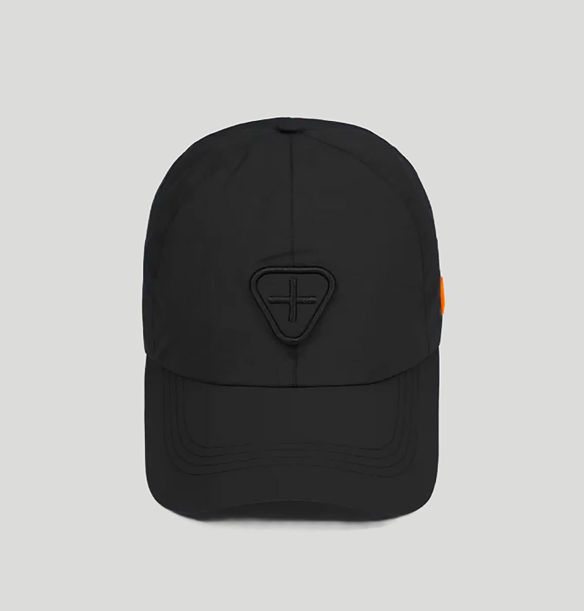 Gertrude Jaron<BR/> E26JARON CAPBLACK gertrude 