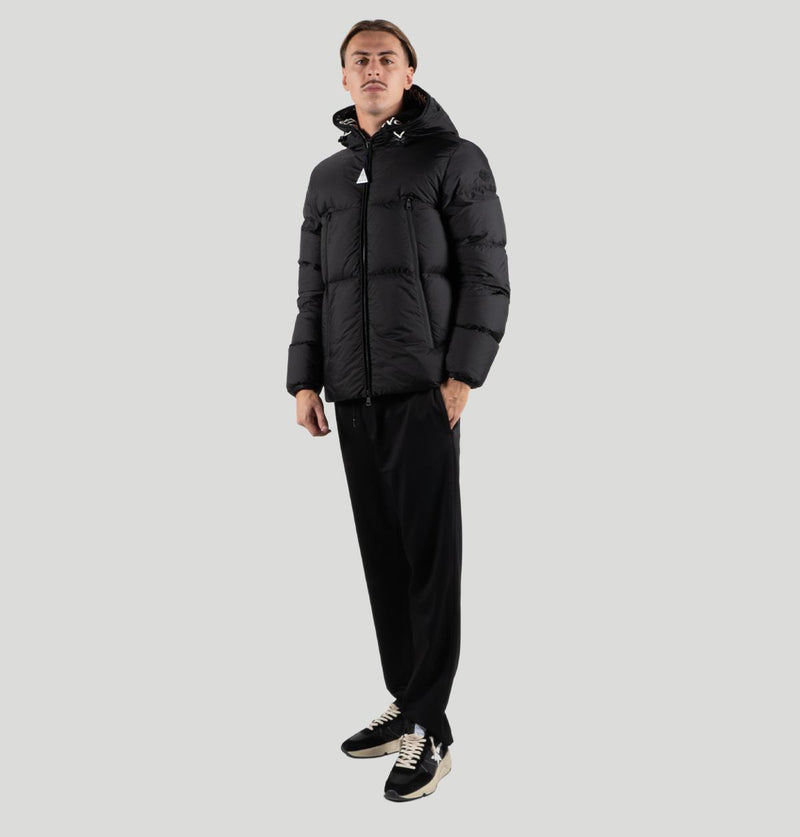 Moncler Montcla K20911B56900 C0300999 Moncler 