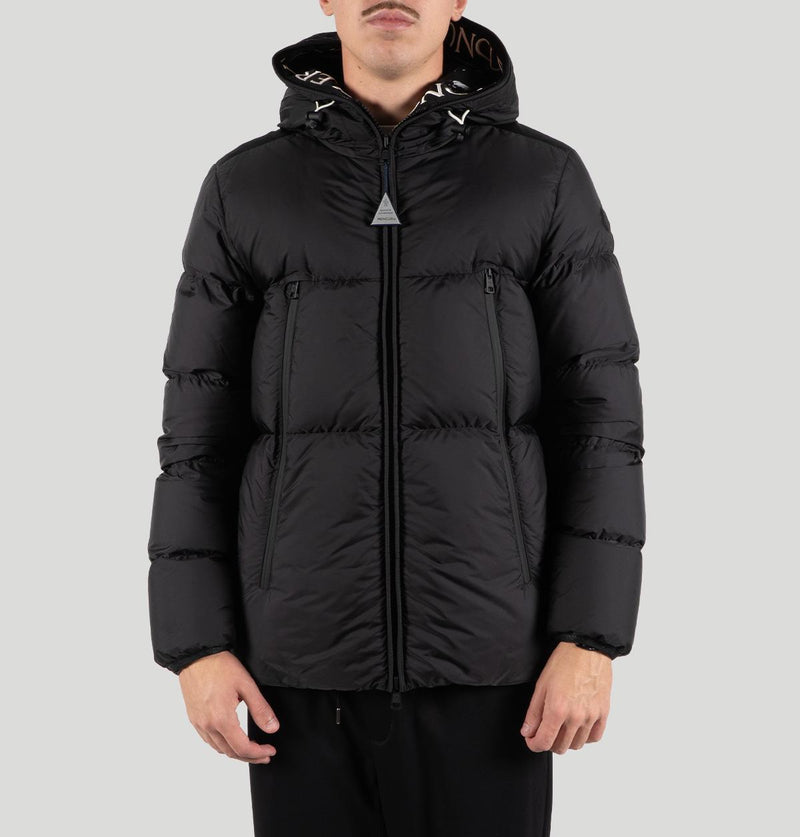 Moncler Montcla K20911B56900 C0300999 Moncler 