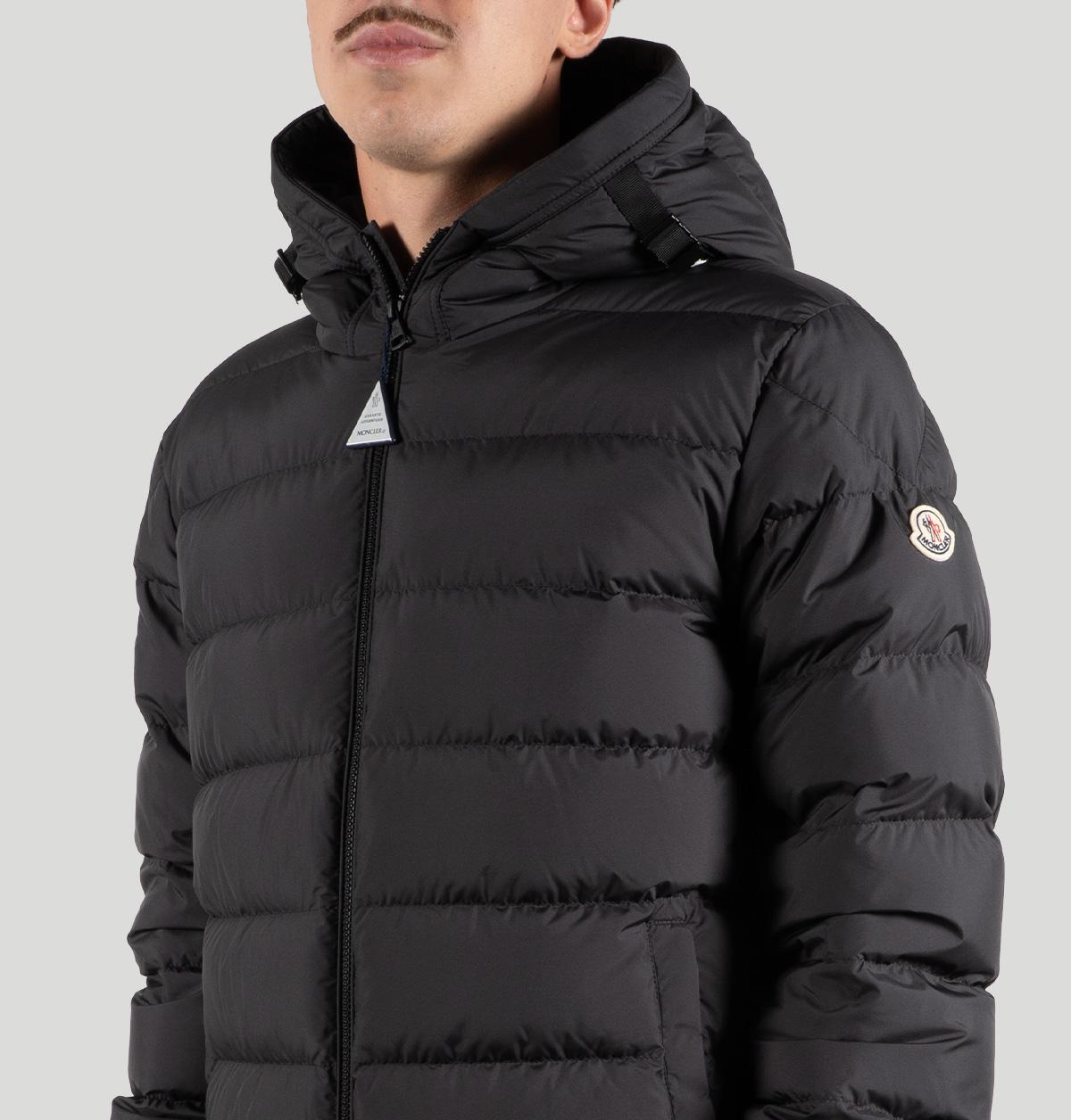 Moncler Laveraet K20911A00228 597YW999 Moncler 