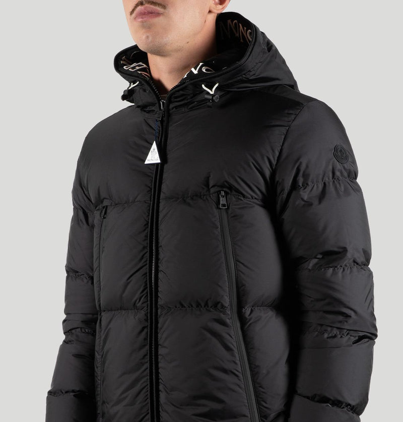 Moncler Montcla K20911B56900 C0300999 Moncler 