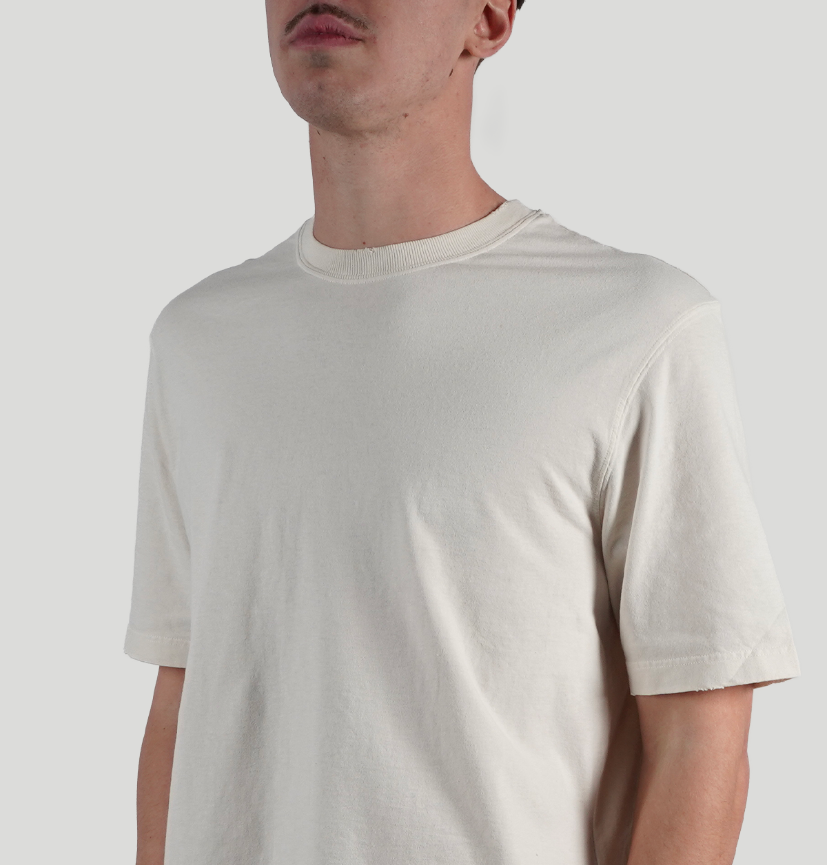 Golden Goose Aged White With Reverse Logo On The Back GUP01873 P00157611560 golden goose 